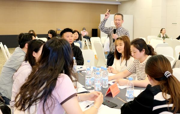 首届中小学新任班主任成长工作坊“术道”结合真提升