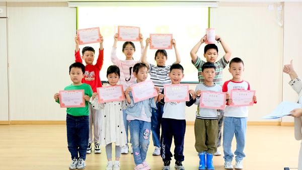 “墨宝宝”六一进社区,推进科学幼小衔接